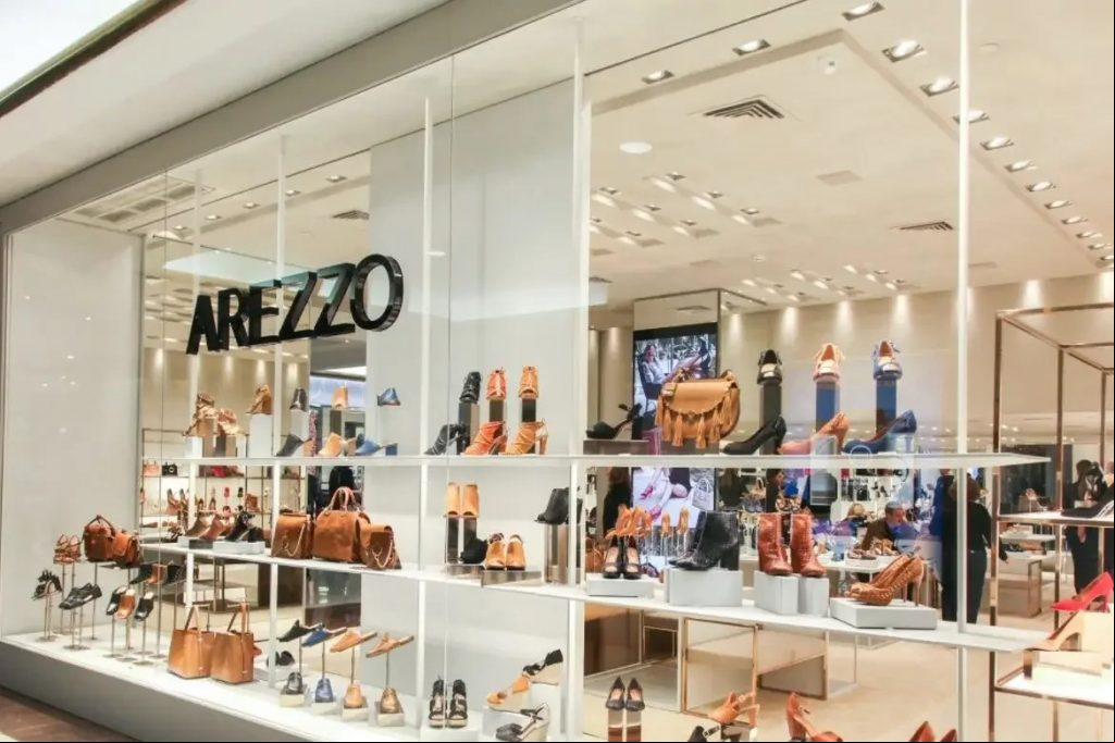 Vitrine de loja da Arezzo