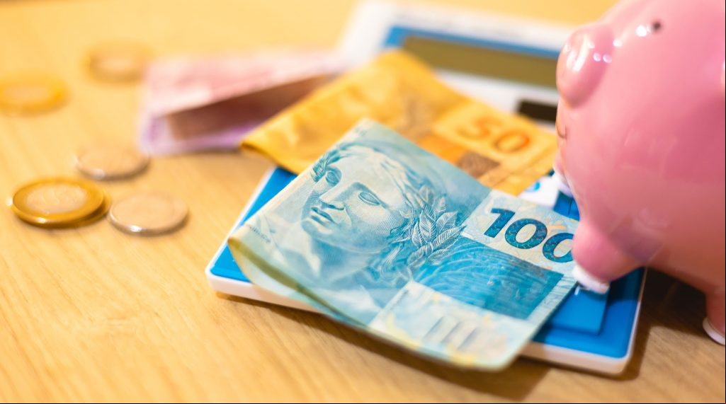 Em junho, cada consumidor negativado devia, em média, R$ 4.476,42